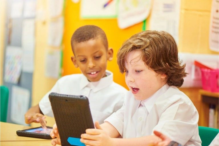 At What Age is it Appropriate for Children to Become Familiar with Technology